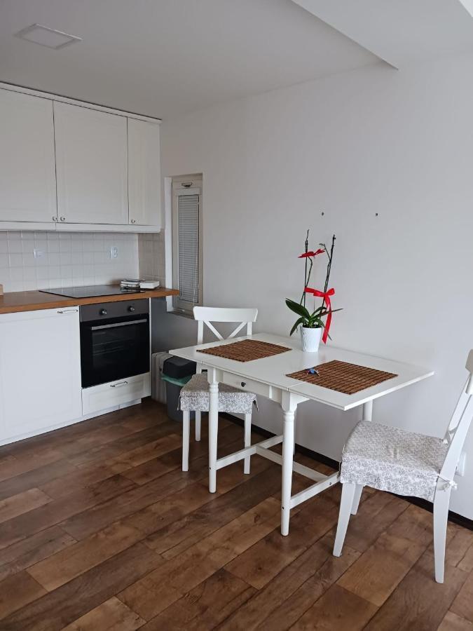 Cool Studio Apartment Praga Exterior foto