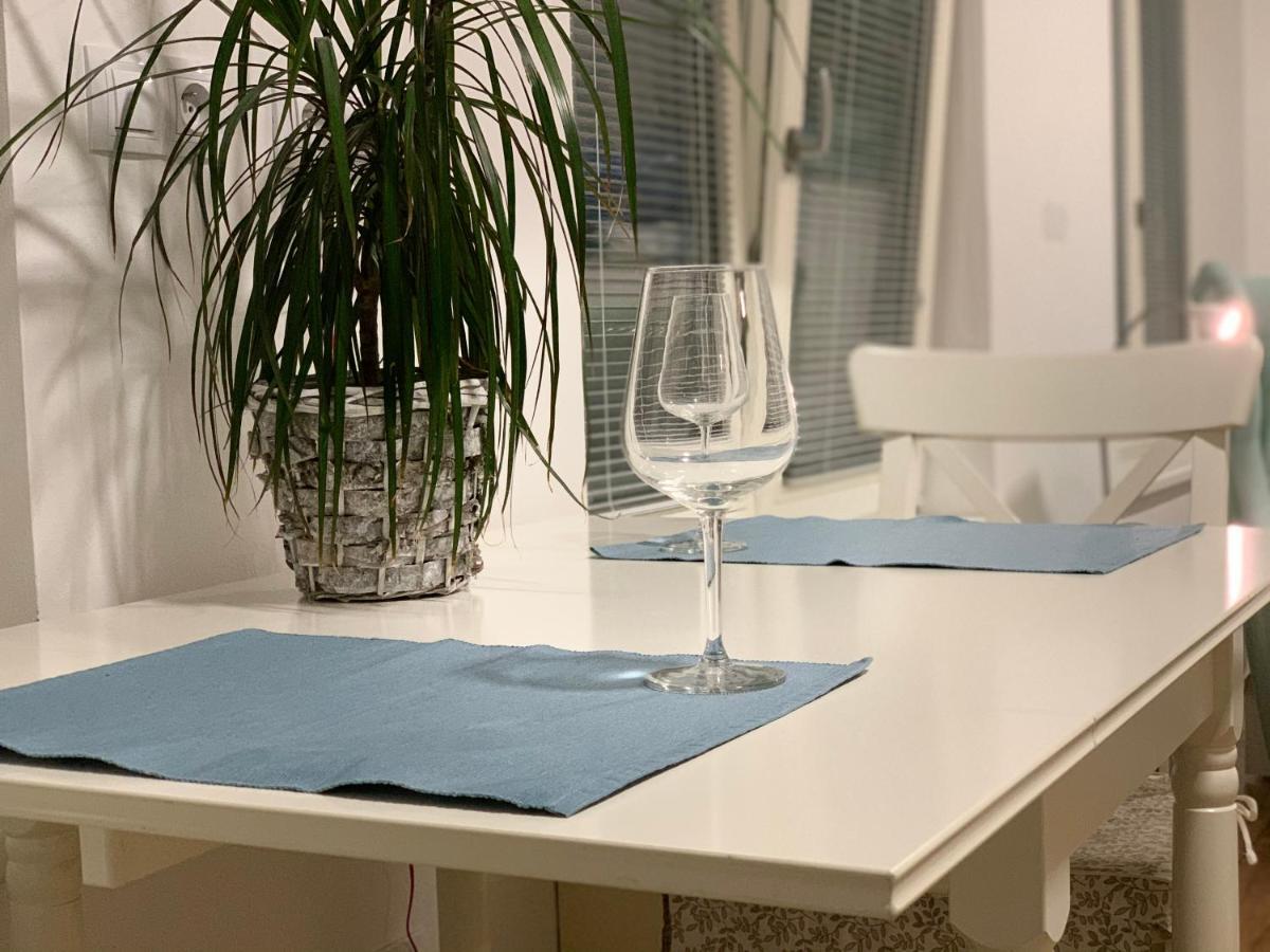 Cool Studio Apartment Praga Exterior foto